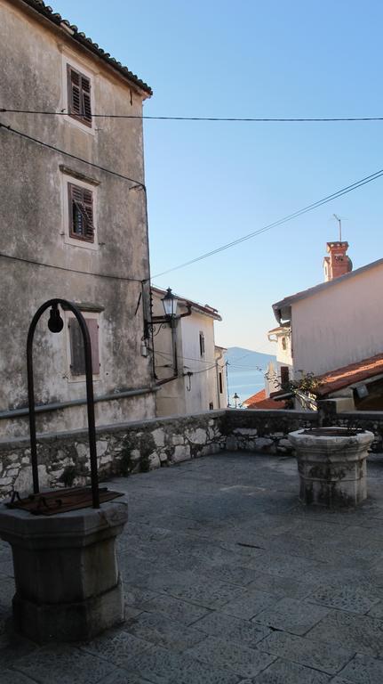 Apartment Marija With Terrace Brseč Exterior foto